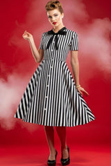 Robe Pin-Up à Chemisier Rayée en Noir et Blanc – Yvonne