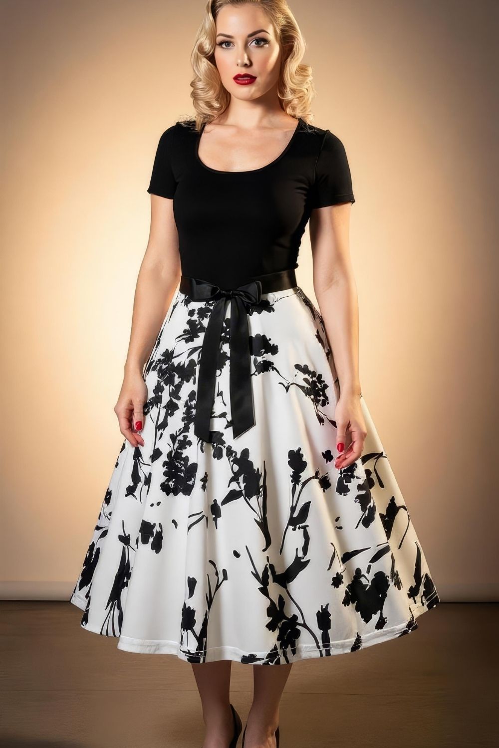 Robe Pin-Up Florale Noir et Blanche – Roxie